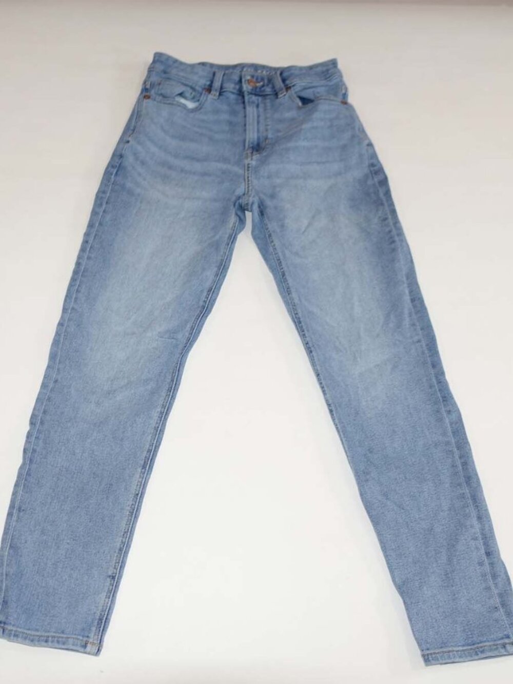 American Eagle Women's Mom Jeans Size 2 Regular High Rise Light Blue Stretch 2R